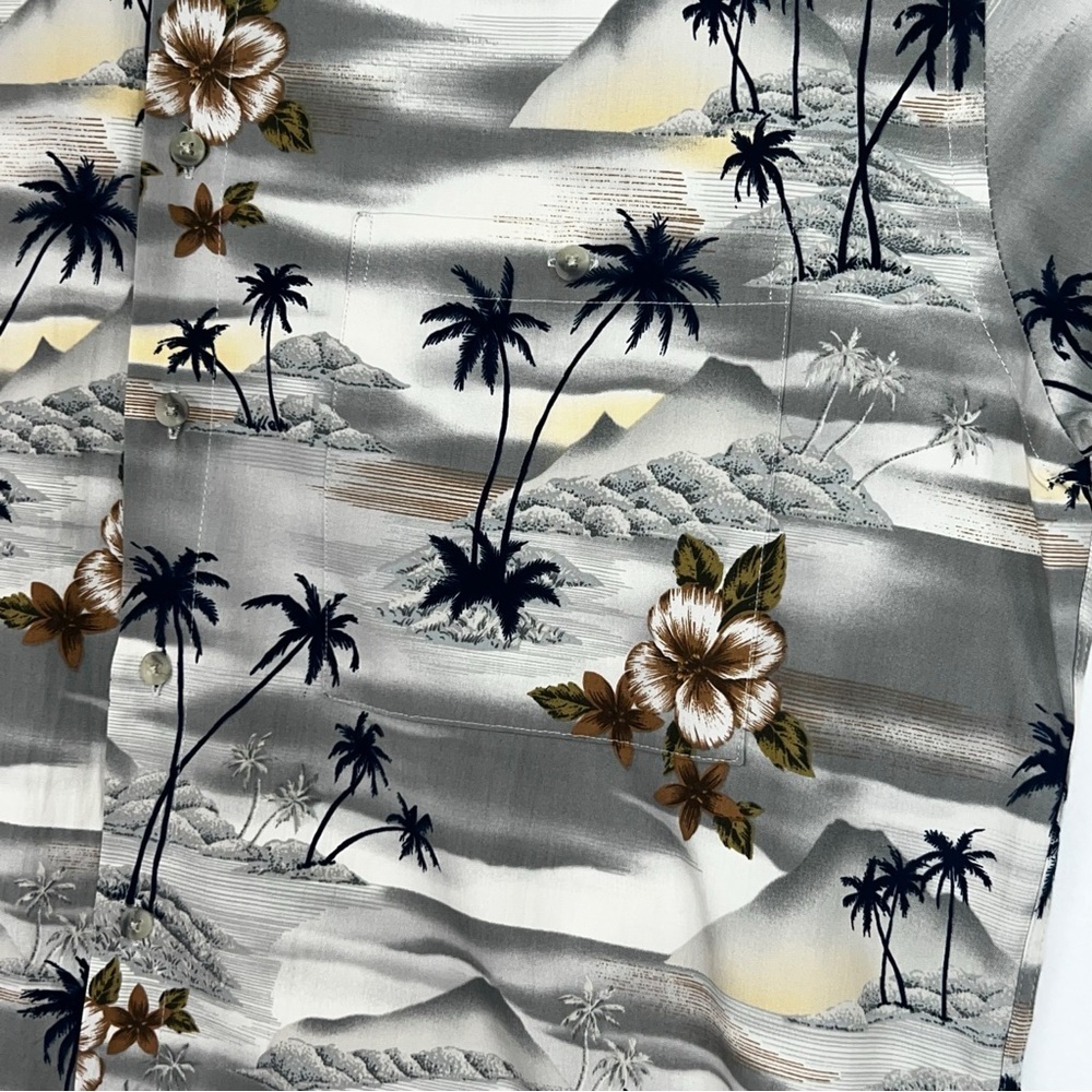 Pierre Cardin Hawaiian style tropical button downn shirt, size Large - Picture 6 of 10